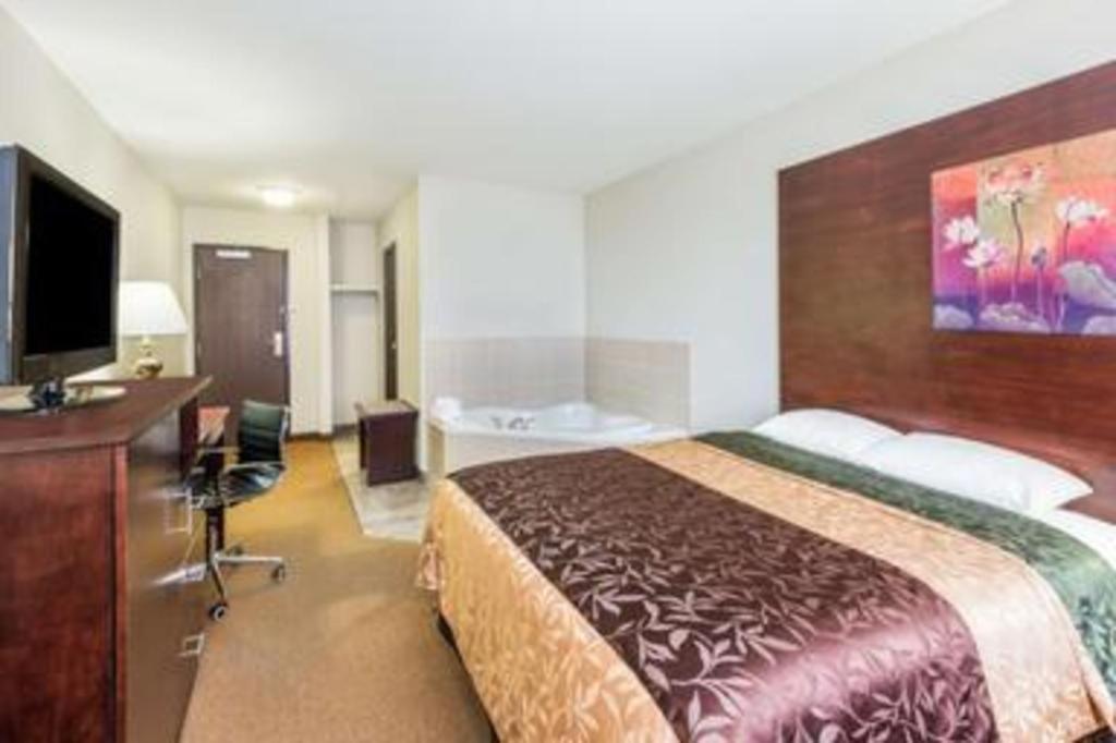 Super 8 By Wyndham Innisfail Zewnętrze zdjęcie