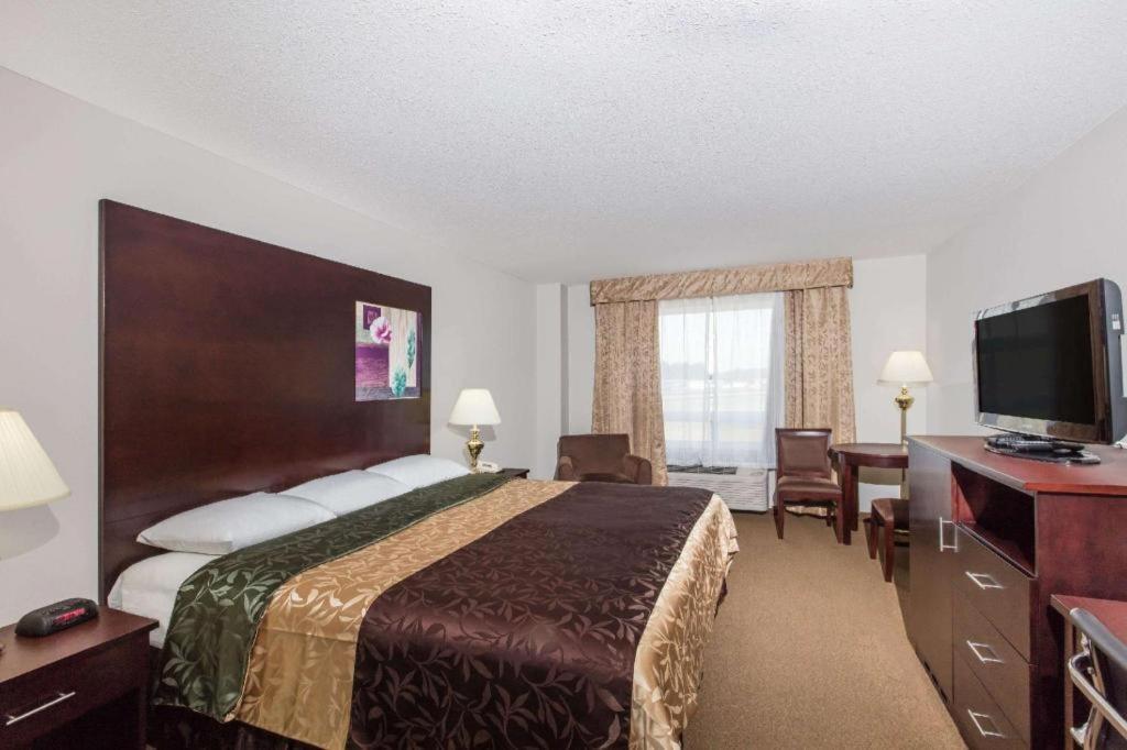 Super 8 By Wyndham Innisfail Zewnętrze zdjęcie
