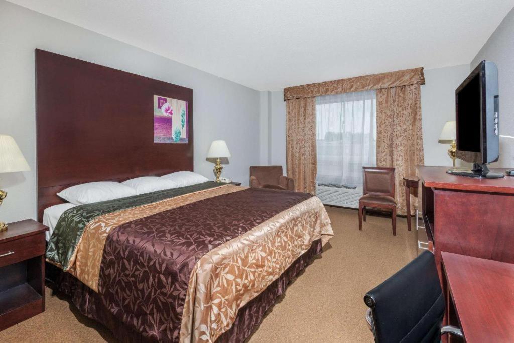 Super 8 By Wyndham Innisfail Zewnętrze zdjęcie